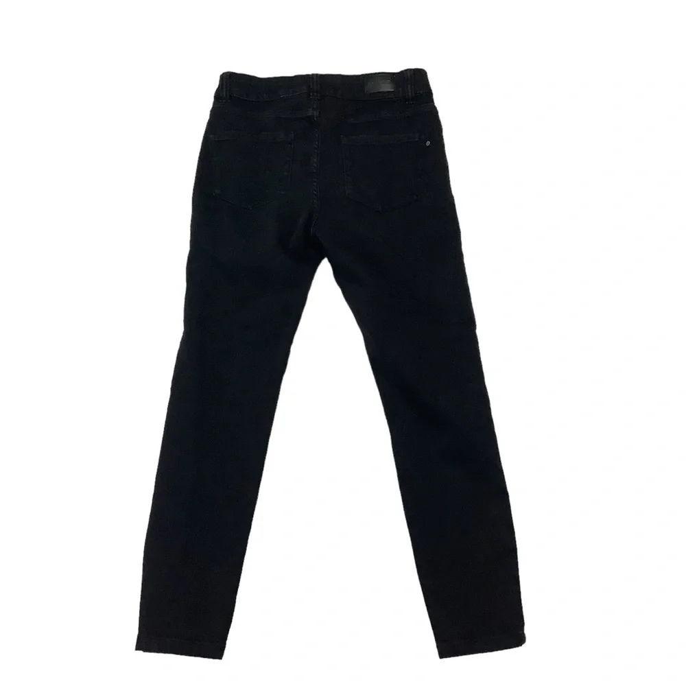 Tahari Black Jeans Sz 6 / 28 Skinny Style